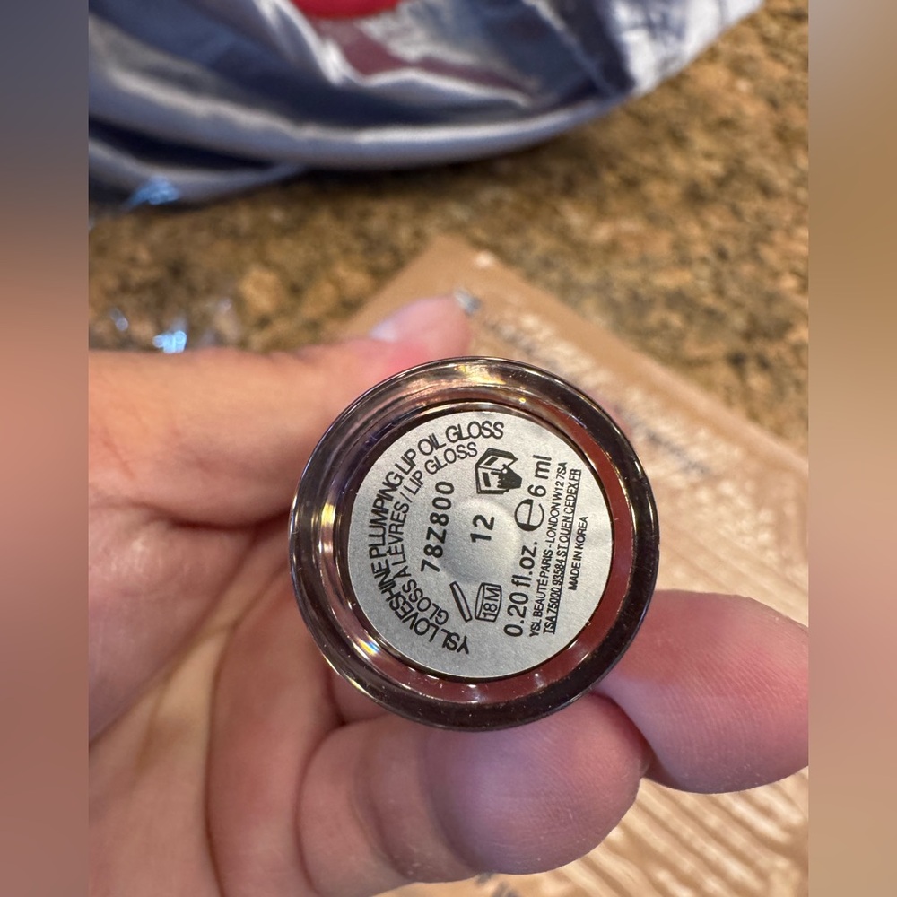 YSL LOVESHINE PLUMPING LIP OIL GLOSS - Picture 3 of 5